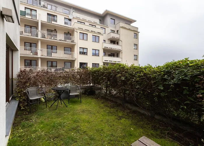 Marina Cosy By Bookinghost