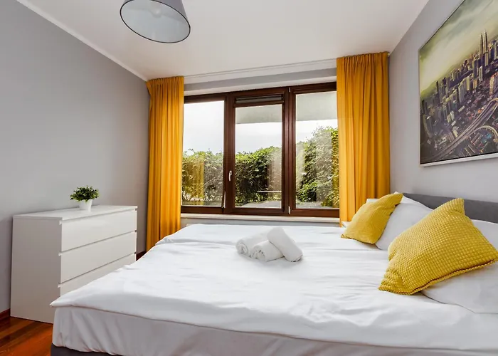 Marina Cosy By Bookinghost